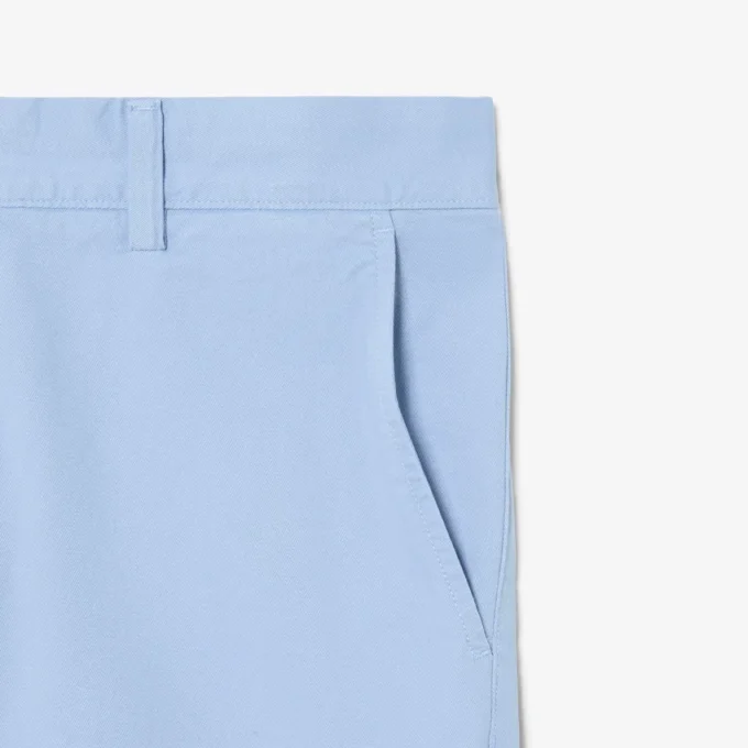 Chino-Shorts aus Stretch-Twill