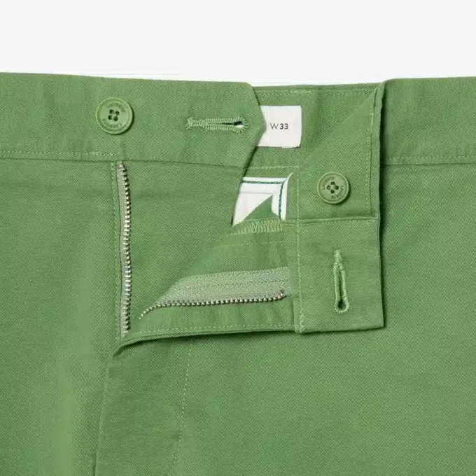 Chino-Shorts aus Stretch-Twill