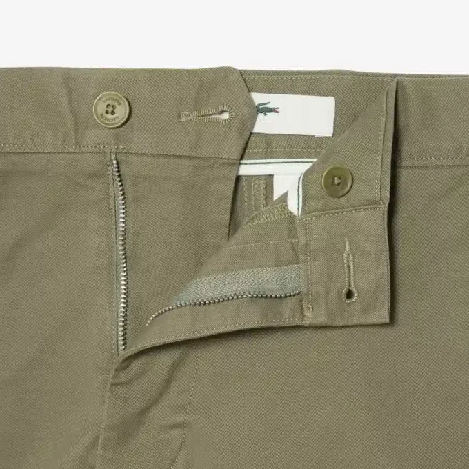 Chino-Shorts aus Stretch-Twill