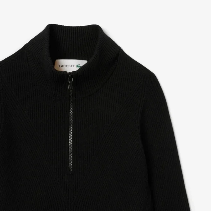 Damen-Pullover mit hohem Kragen aus 3D-Rippstrick