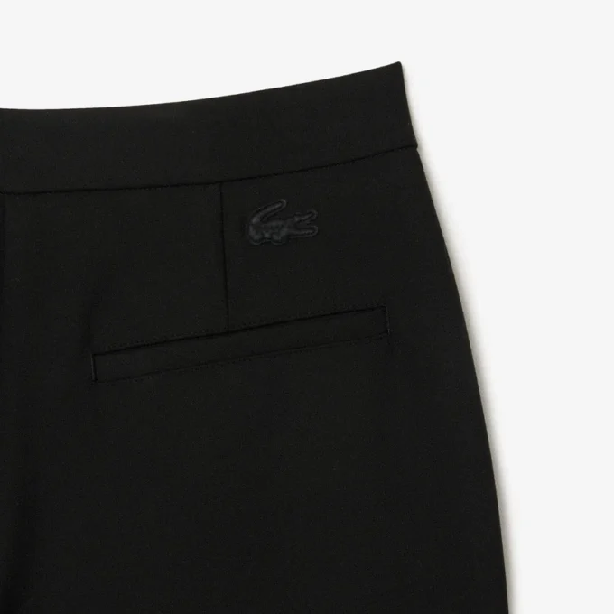Damenhose mit hoher Taille und ausgestelltem Bein