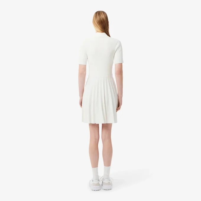 Damenkleid mit Plissee und Poloshirt-Kragen