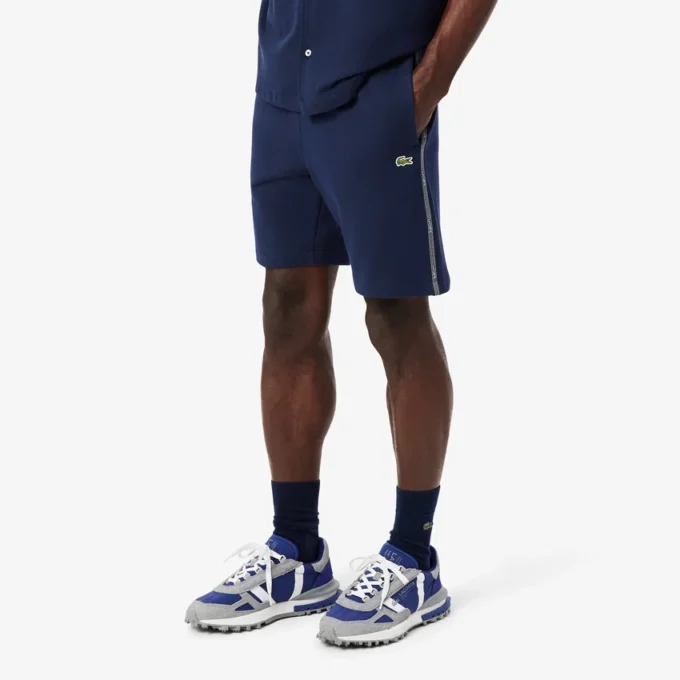 Fleece-Shorts mit Logo-Streifen in Regular Fit