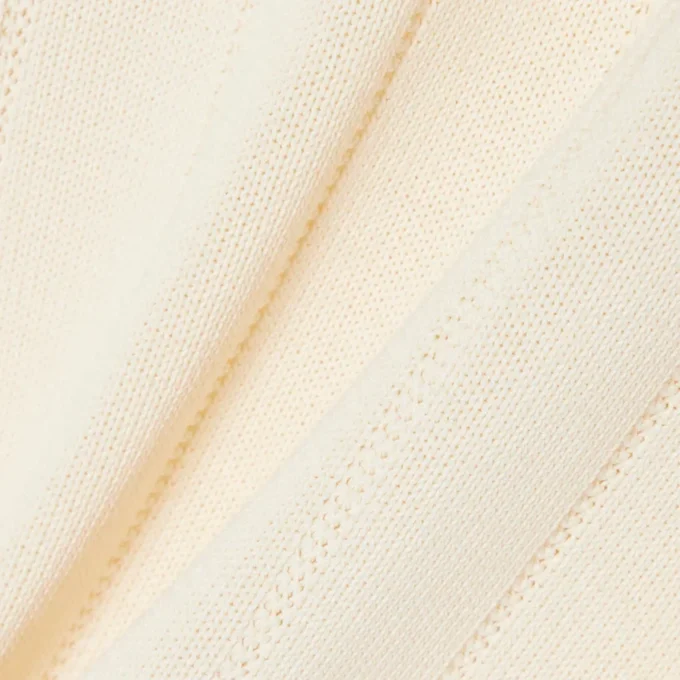 Fließender, gerippter Strickpullover mit Poloshirt-Kragen
