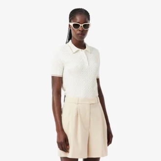 Gestreifter Pullover mit Zopfmuster und Poloshirt-Kragen
