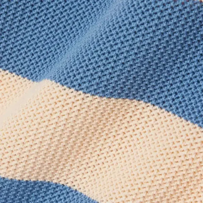 Gestreiftes T-Shirt aus Mesh-Strick