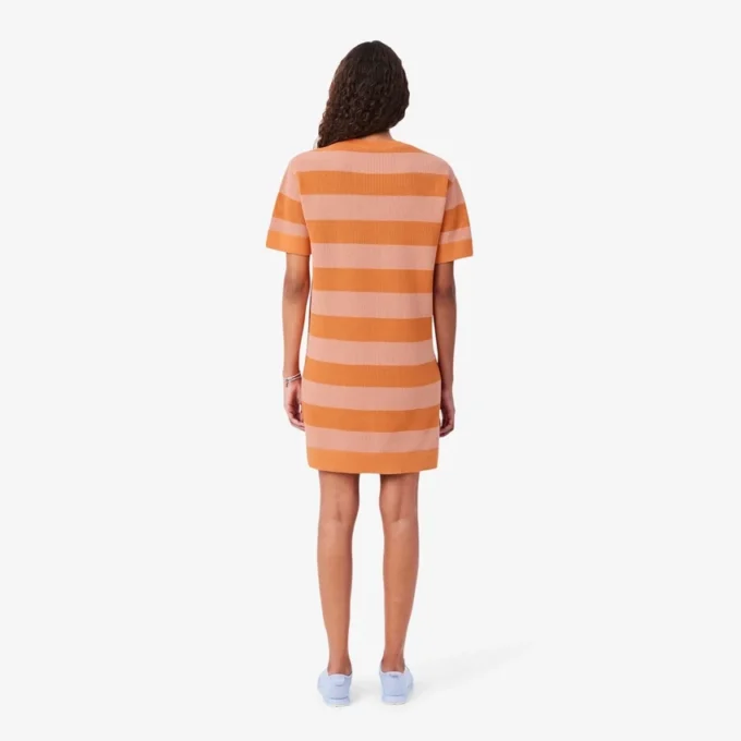 Gestreiftes T-Shirt-Kleid aus Mesh-Strick