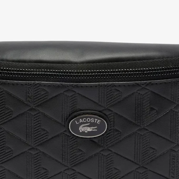 Gürteltasche aus geprägtem Leder mit Monogramm