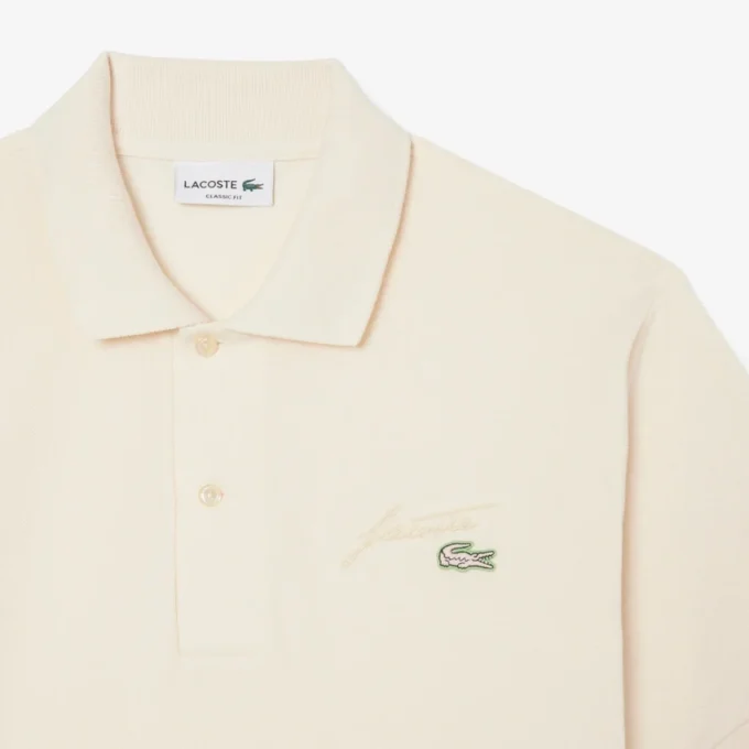 Herren-Poloshirts mit klassischer Passform und Stickerei-Detail Herren-Poloshirts mit klassischer Passform und Stickerei-Detail