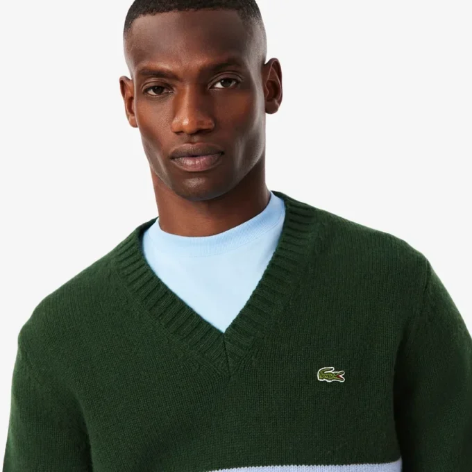 Herren-Strickpullover aus Wolle mit V-Ausschnitt