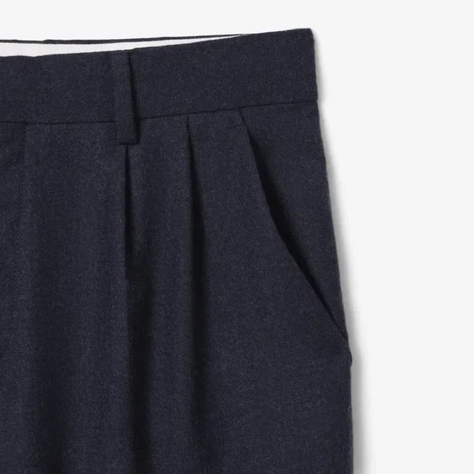Herrenhose aus gefilzter Wolle mit gerader Passform