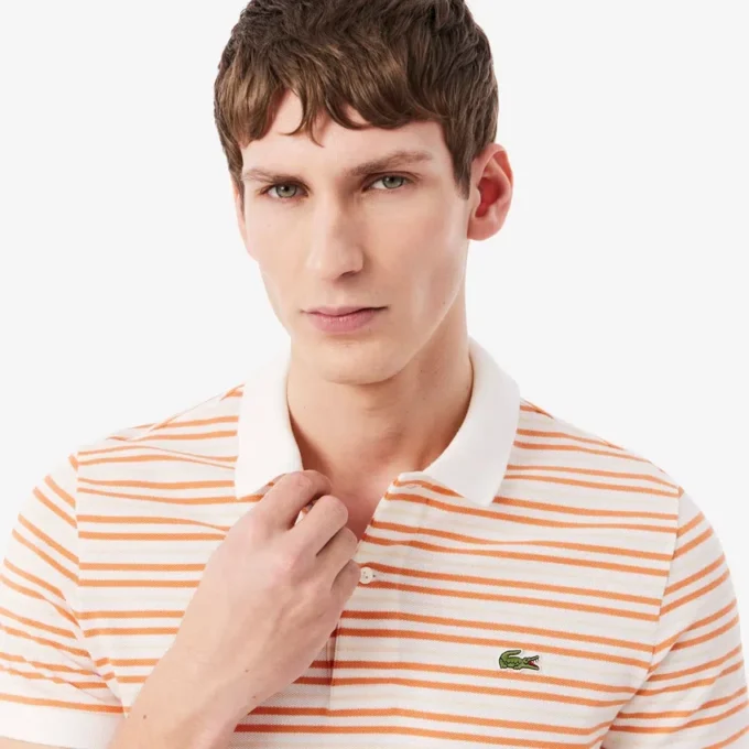 Klassisch geschnittenes gestreiftes Petit Piqué-Poloshirt Klassisch geschnittenes gestreiftes Petit Piqué-Poloshirt