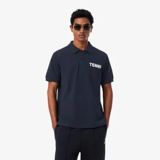 Klassisch geschnittenes Petit-Piqué-Poloshirt mit Aufdruck