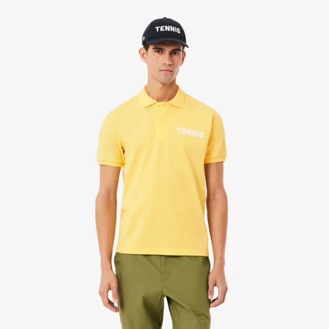 Klassisch geschnittenes Petit-Piqué-Poloshirt mit Aufdruck