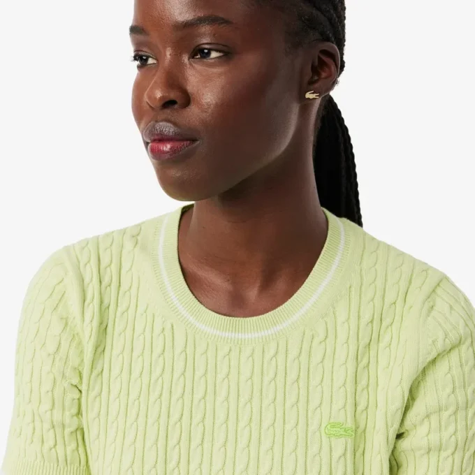 Kurzärmeliger Pullover mit Zopfmuster