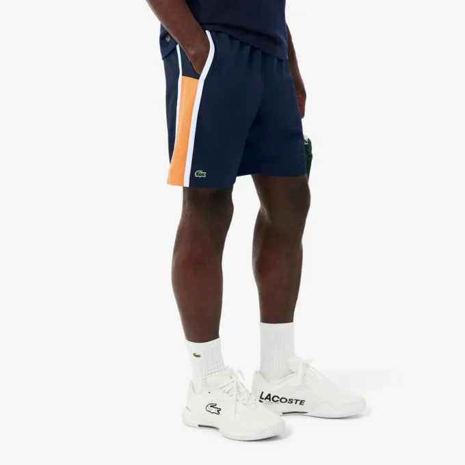 Leichte Tennis-Shorts für Herren mit Colorblock-Streifen