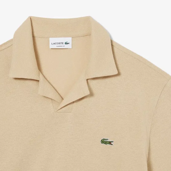 Poloshirts aus Baumwolle und Leinen in klassischer Passform