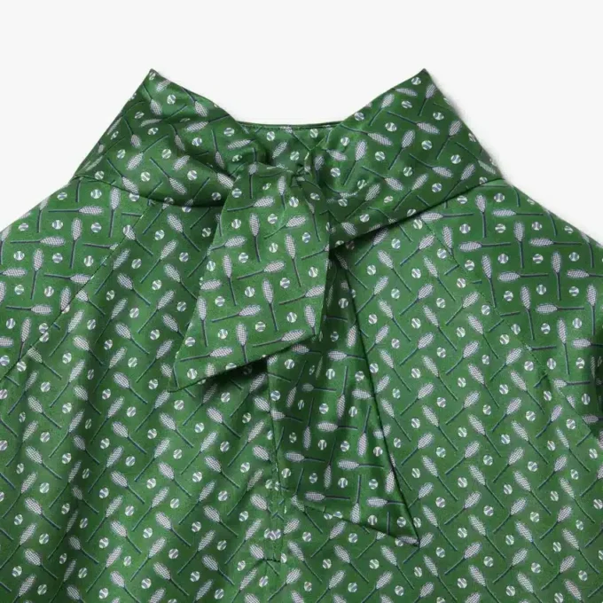 Runway-Kleid mit Satin-Schalausschnitt und Print