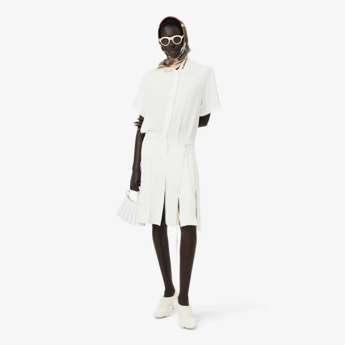 Runway-Poloshirt-Kleid mit Plissee und Stickerei