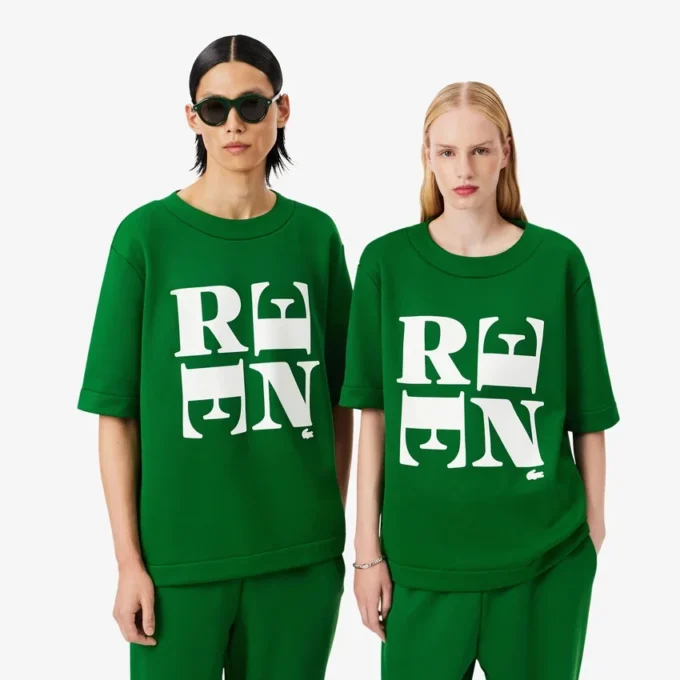 Runway Satin T-Shirt mit Grafik