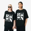 Runway Satin T-Shirt mit Grafik