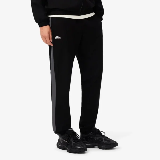 Sportlicher Herren-Trainingsanzug mit Krokodil-Print