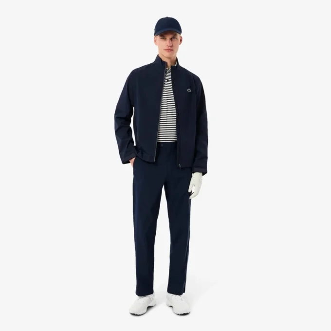 Wasserabweisende Stretch-Windjacke für Herren beim Golf