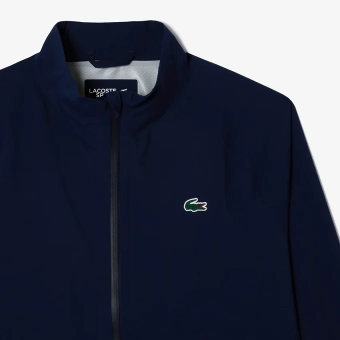 Wasserabweisende Stretch-Windjacke für Herren beim Golf